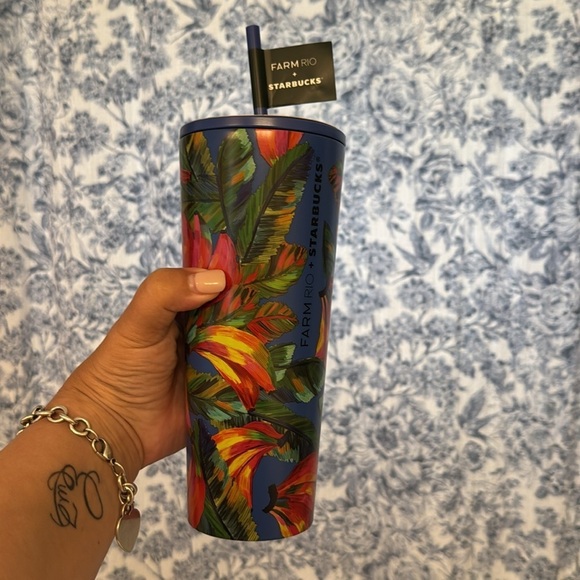 Starbucks X FARMRIO Banana Mix NWT Tumbler - Picture 4 of 4